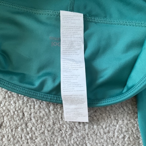 Fabletics High-Waisted UltraCool Shine Panel Leggings - Picture 4 of 8
